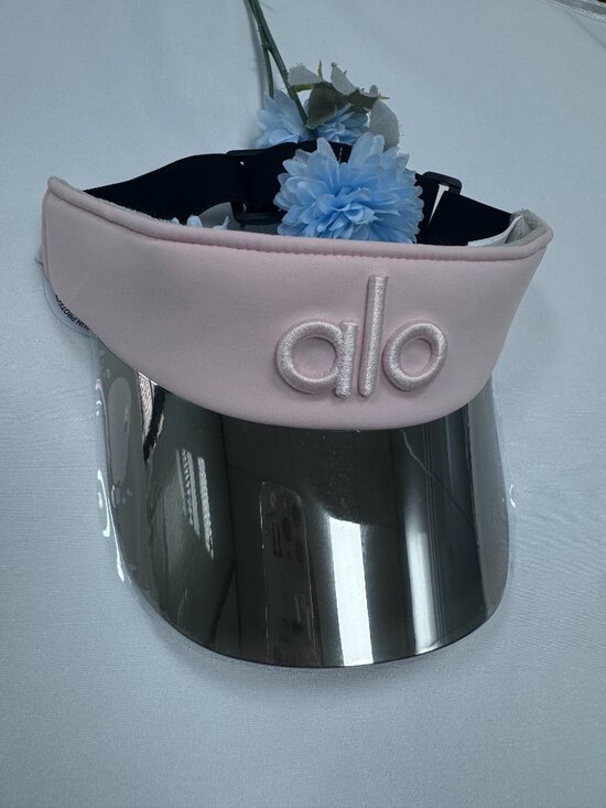 NWT ☀️ Alo Yoga Airlift Solar Visor Vintage Pink ? Tennis Golf Sun Visor